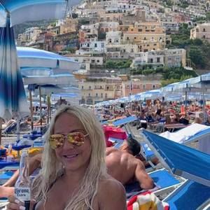 Meet your Posher, Sally